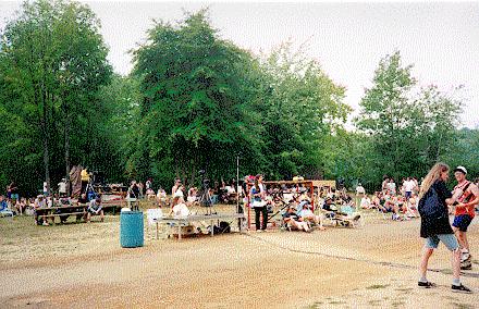 SD98 crowd.01.jpg (45313 bytes)